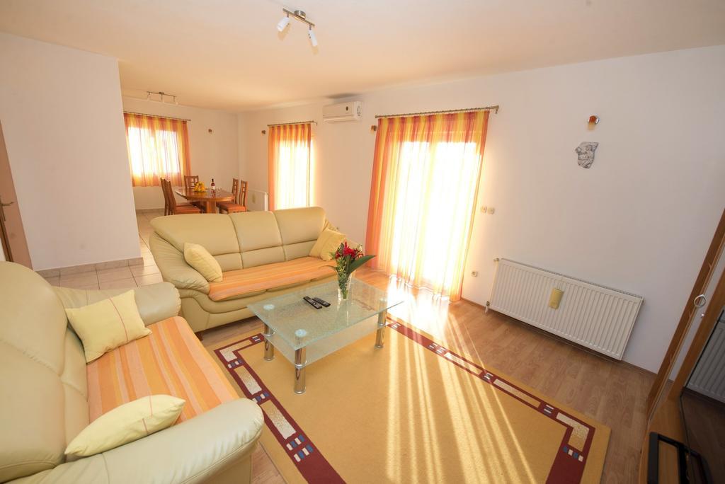 Apartments Meri Trogir Pokoj fotografie