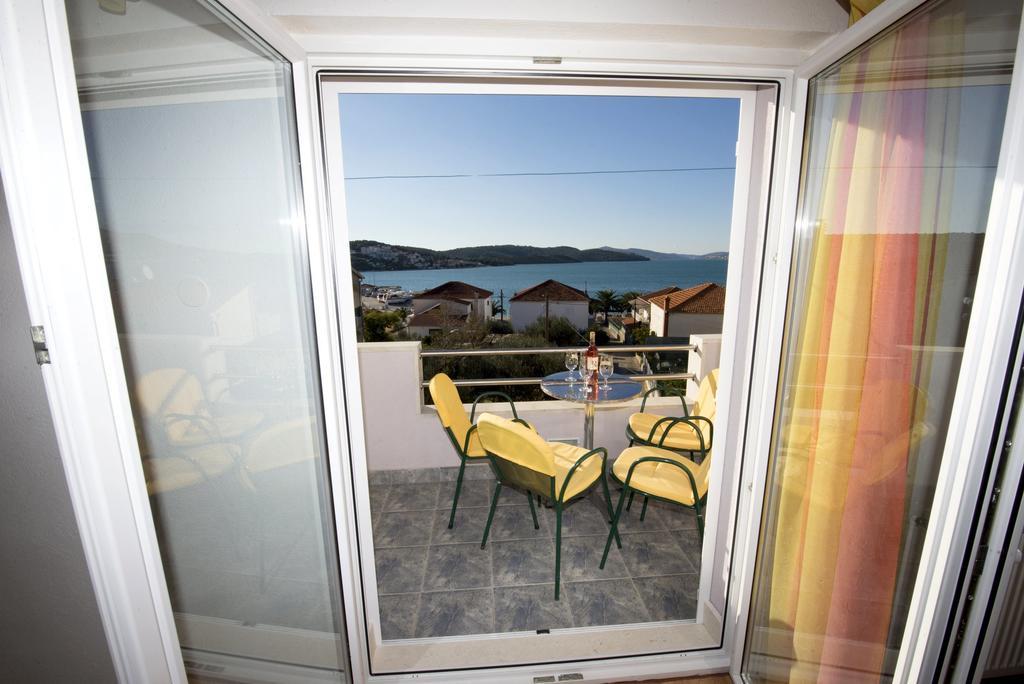 Apartments Meri Trogir Pokoj fotografie